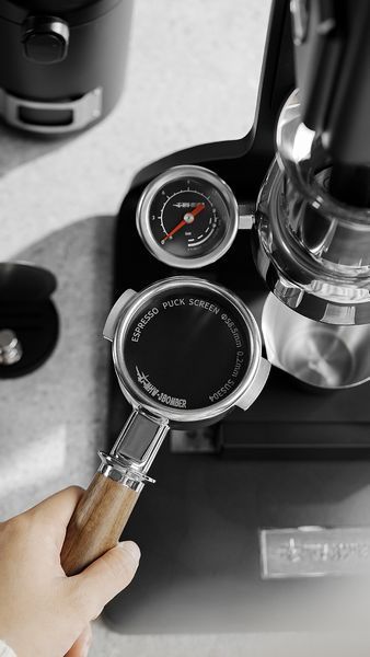Металевий фільтр-сито для портафільтру 51мм/0.2мм MHW-3BOMBER Espresso Puck Screen Titanium Plated Чорний (FG5640-OS) FG5640-OS фото